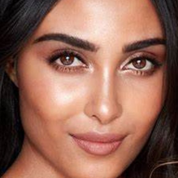 Beauty Creations Cali Glow Highlighter Palette - Picture 4 of 14